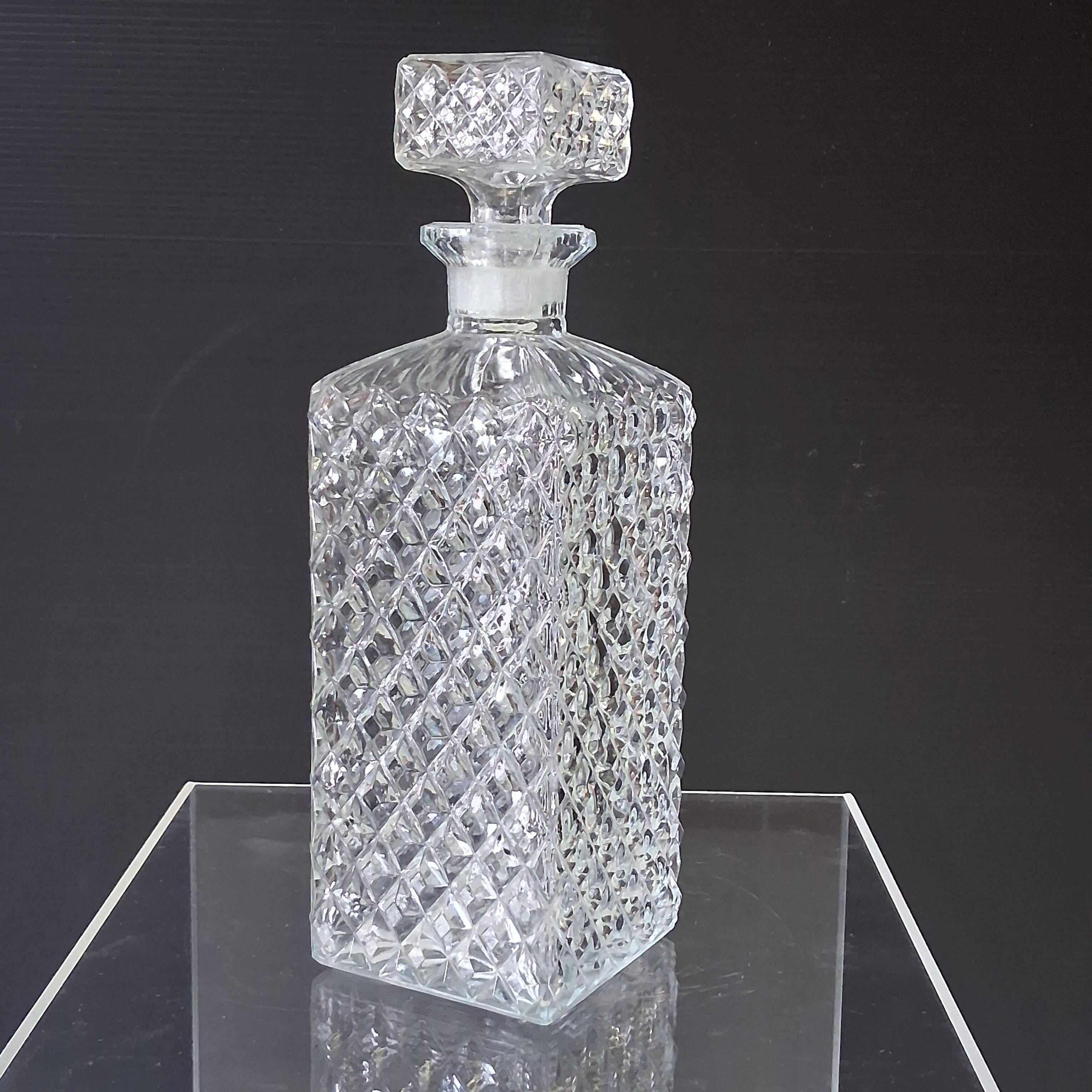 Very nice whisky or juice carafe in very good condition.