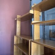 Bibliothèque avec bureau