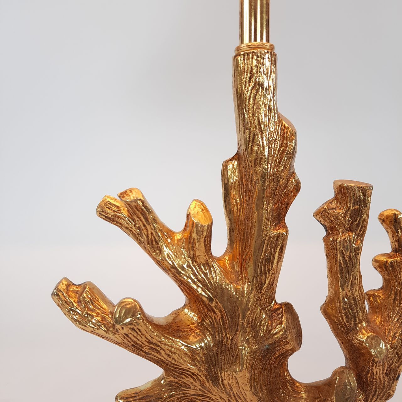 Lampe de table - forme de corail - marbre et métal doré