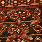 Kilim anatolien ancien tons rouges et beiges, motifs tribaux colorés