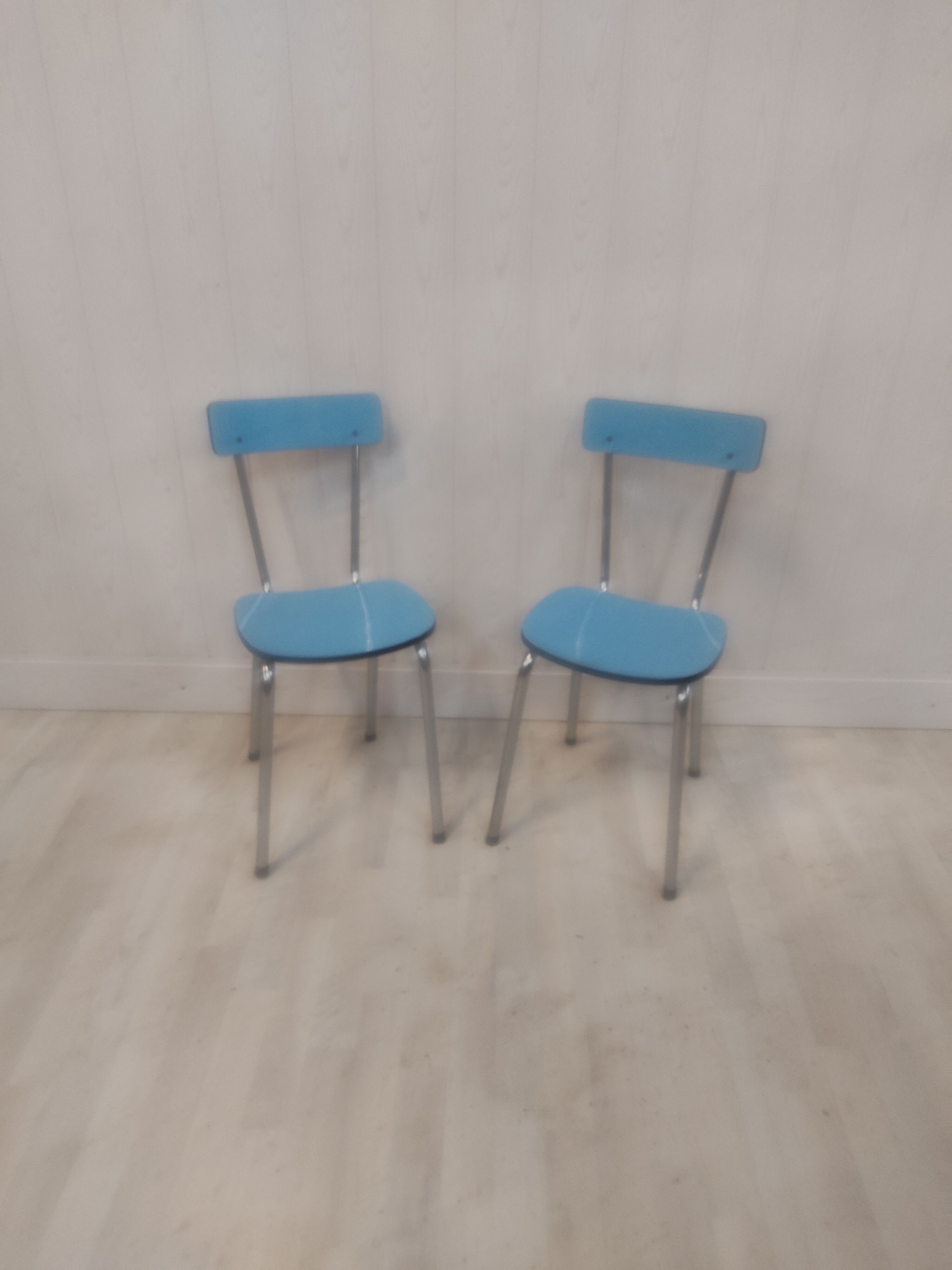Paire de chaises formica bleu