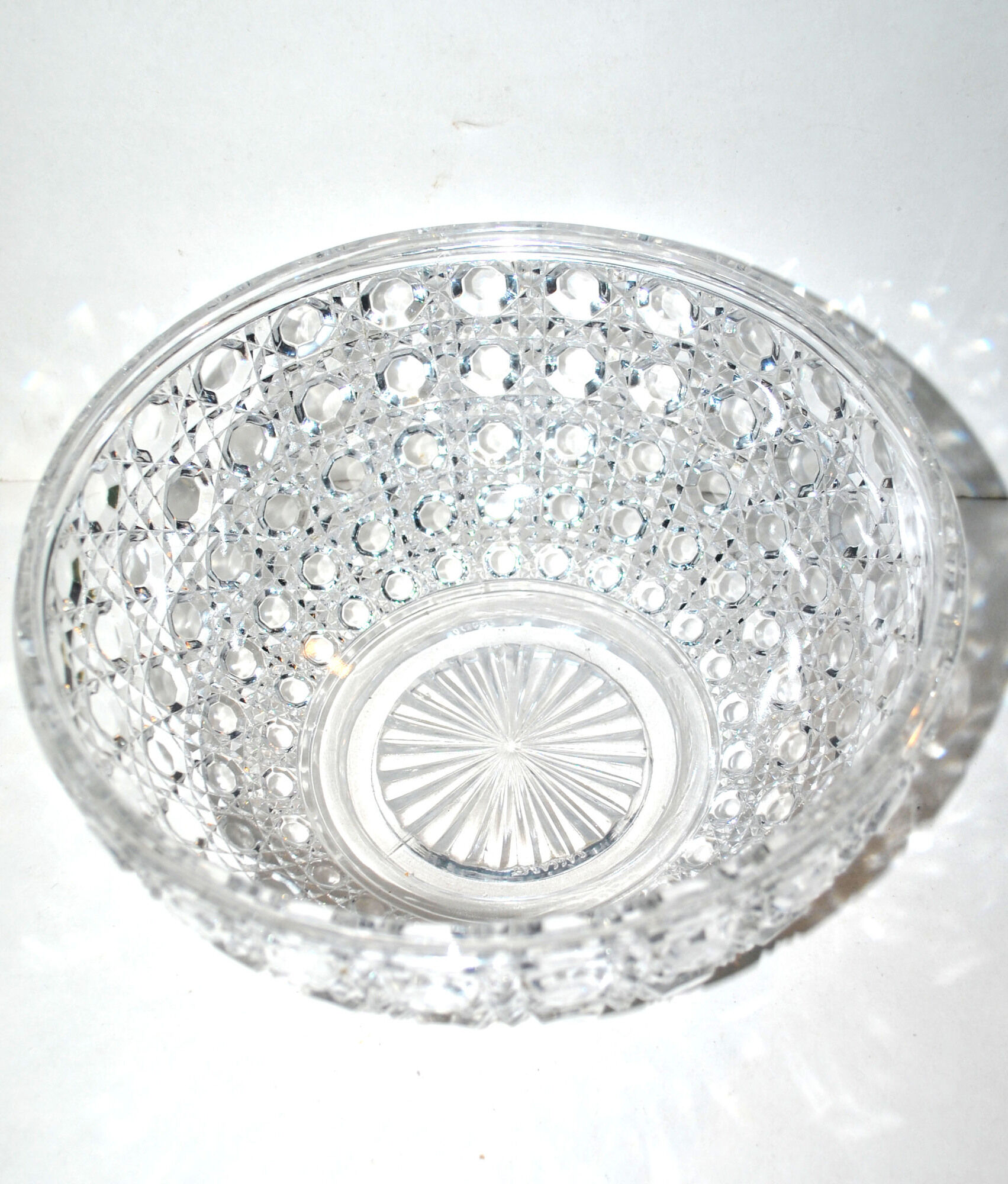 Baccarat moulded crystal salad signed diamants pierreries 23cm