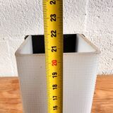 Tripod table lamp