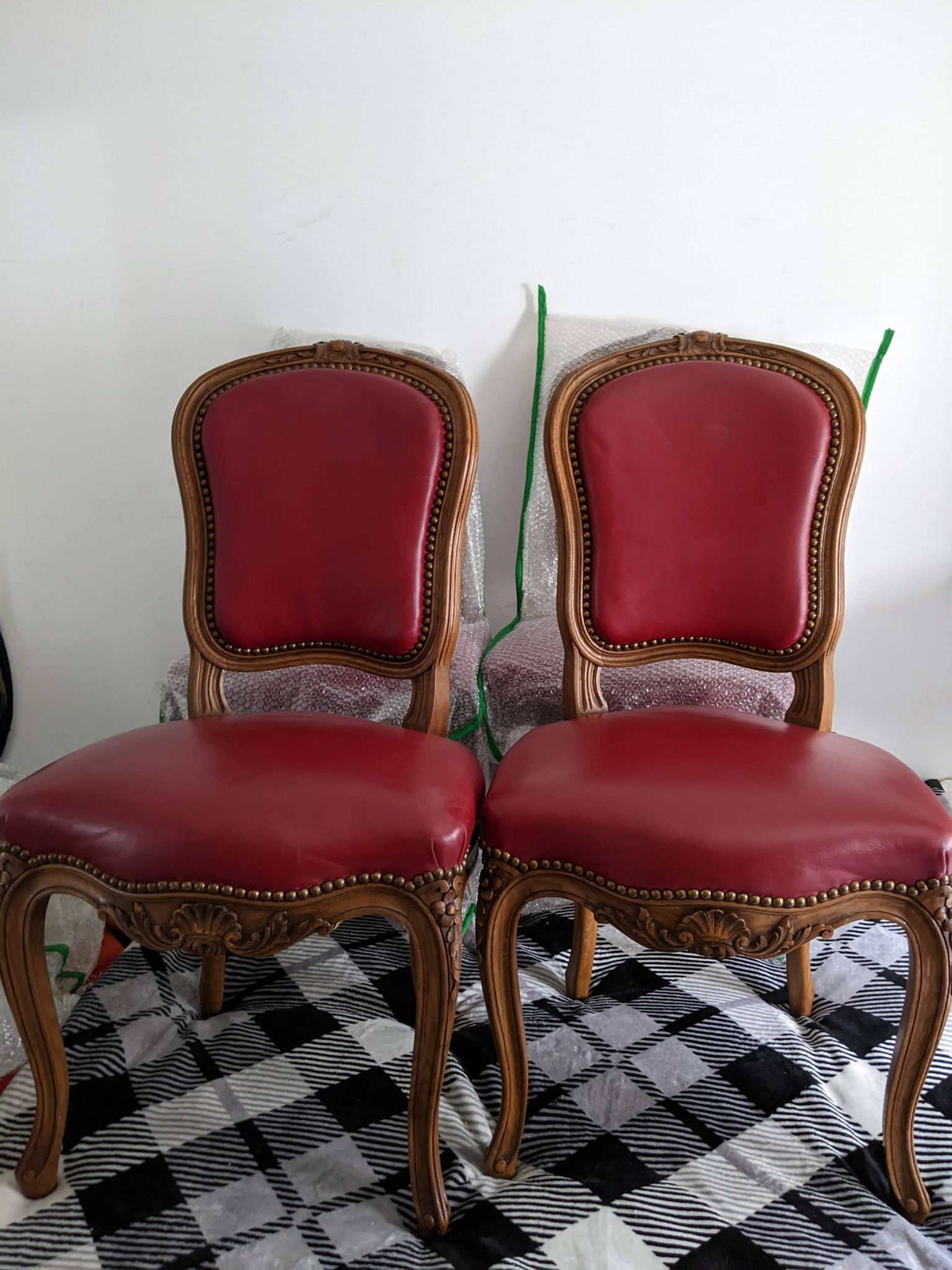 Set of Louis XV Cabriolet Chairs – Carved Wood & Bordeaux Leather