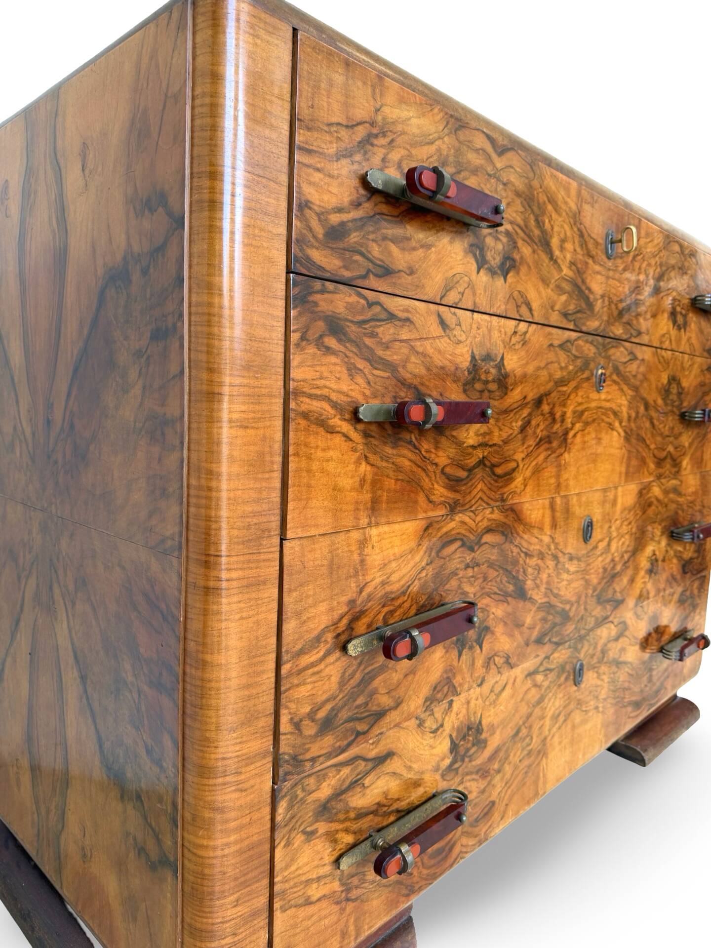 Walnut burl commode, Italian Art Deco, 1940s.