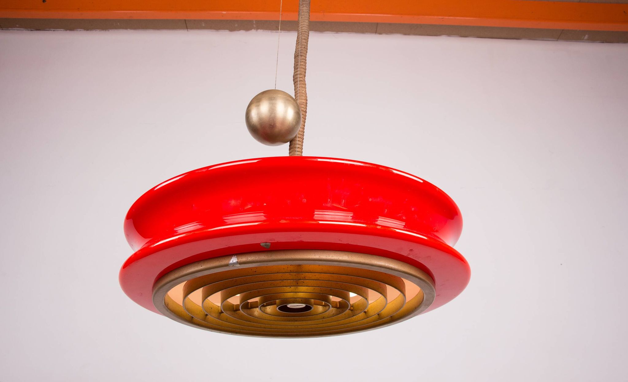 Large pendant light, adjustable in height, in glass and brass, Orion model by Schwarz and Staff Leucht
