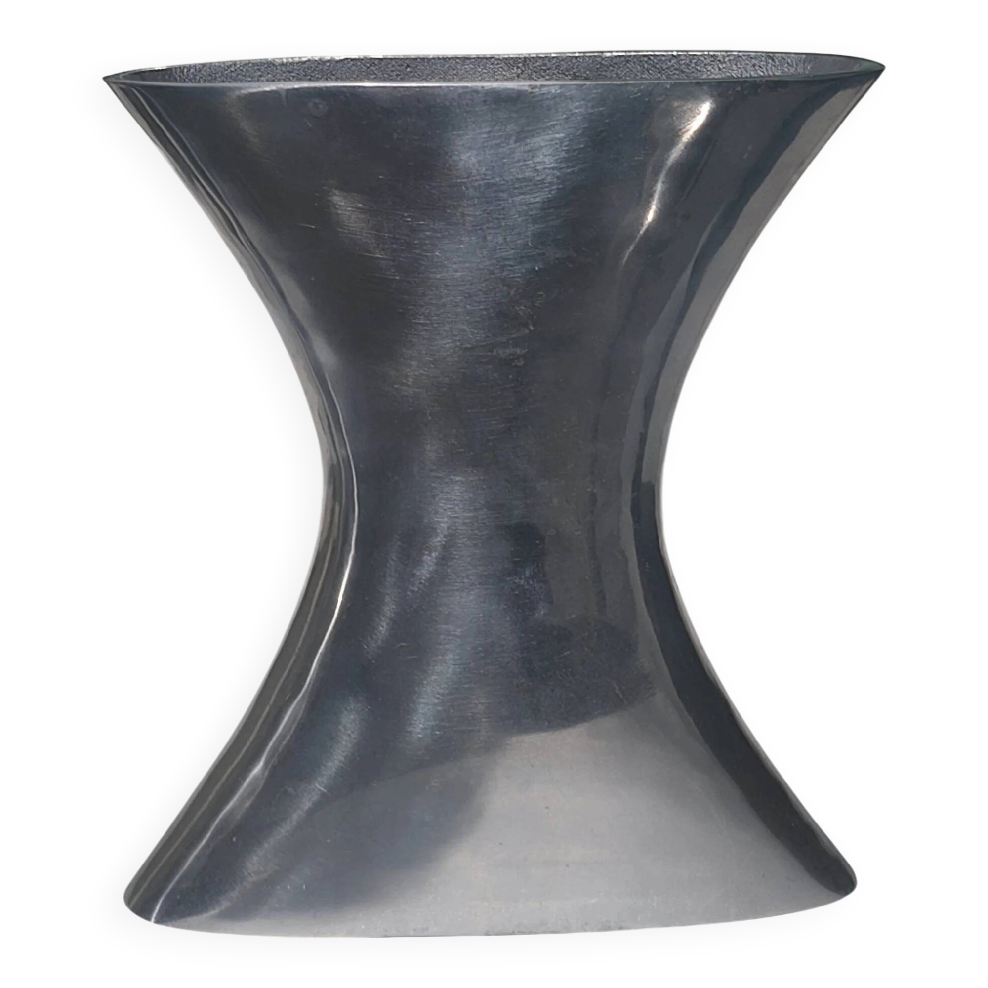 Vase sculptural