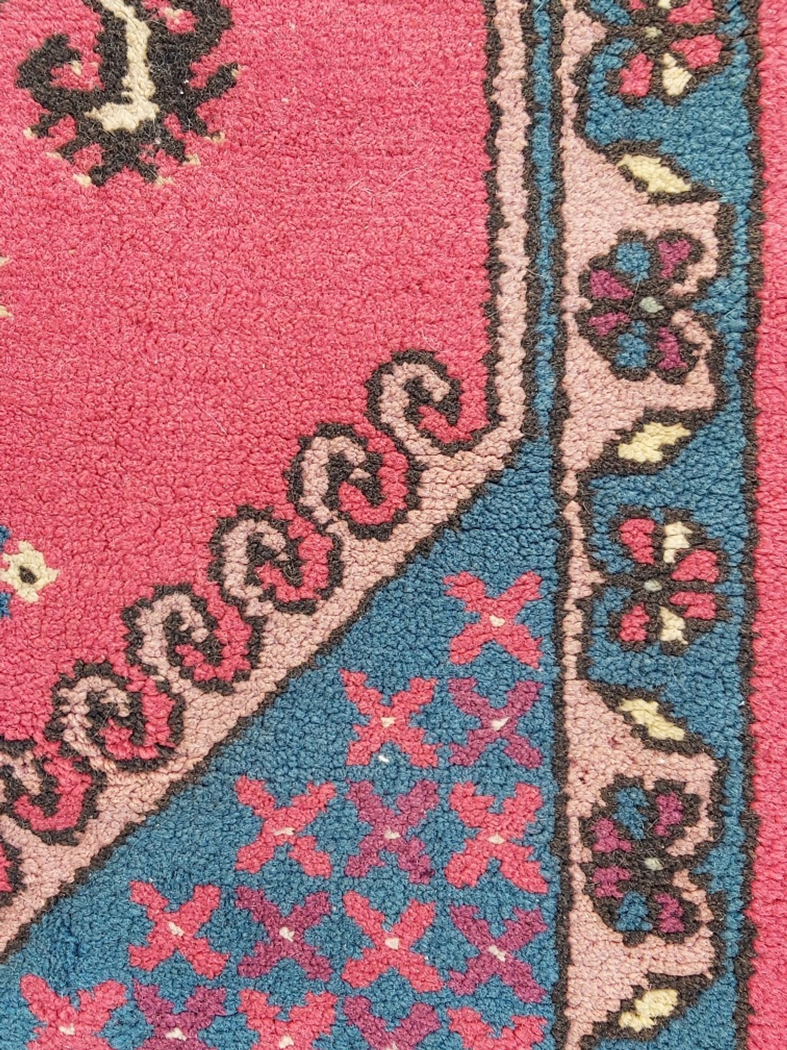 Tunisia hand-woven wool carpet