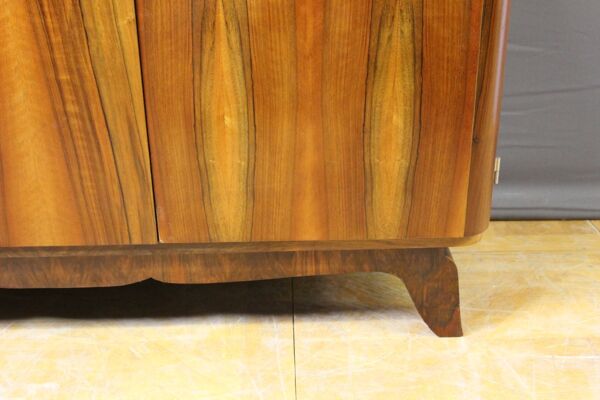 Bahut art déco en noyer vers 1940