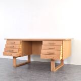 Mid-Century Oak Freestanding Desk by Torben Valeur & Henning Jensen for Dyr