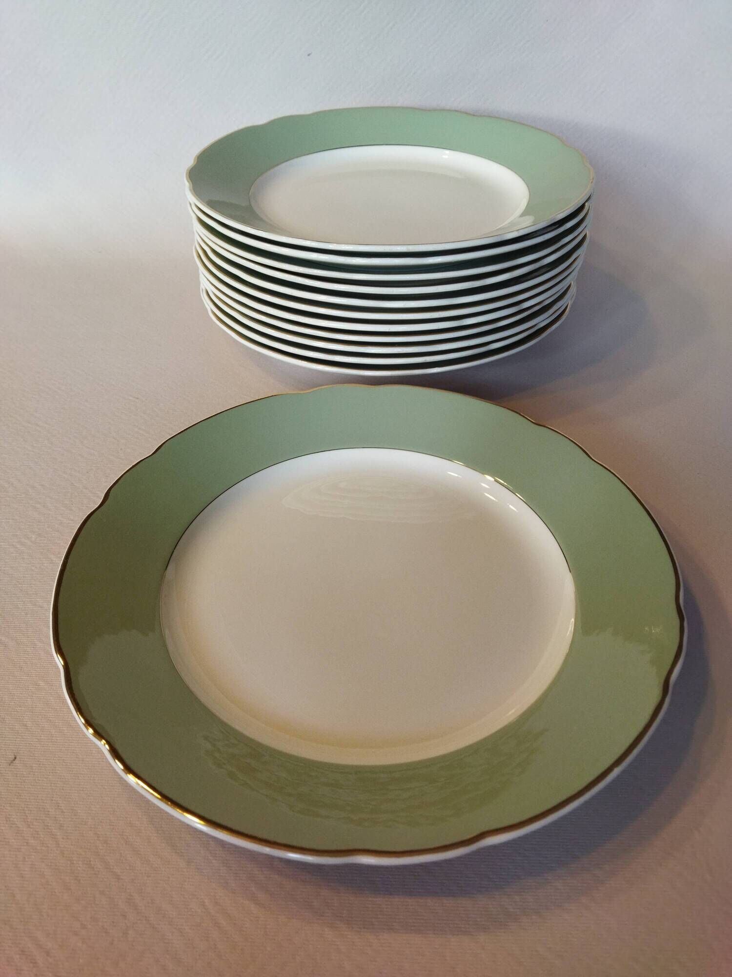 12 flat plates Villeroy & Boch Mettlach celadon green and vintage gold 1960s