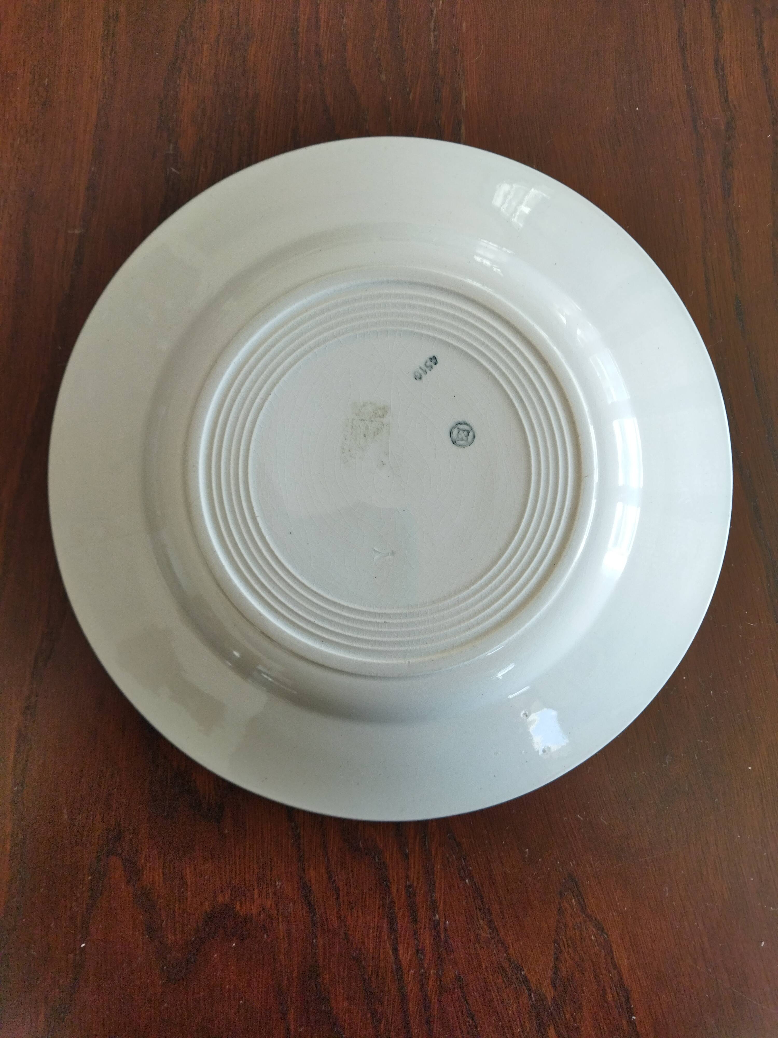 8 iron earthenware plates (St Amand Hamage HB & Cie Sarreguemines Digoin)