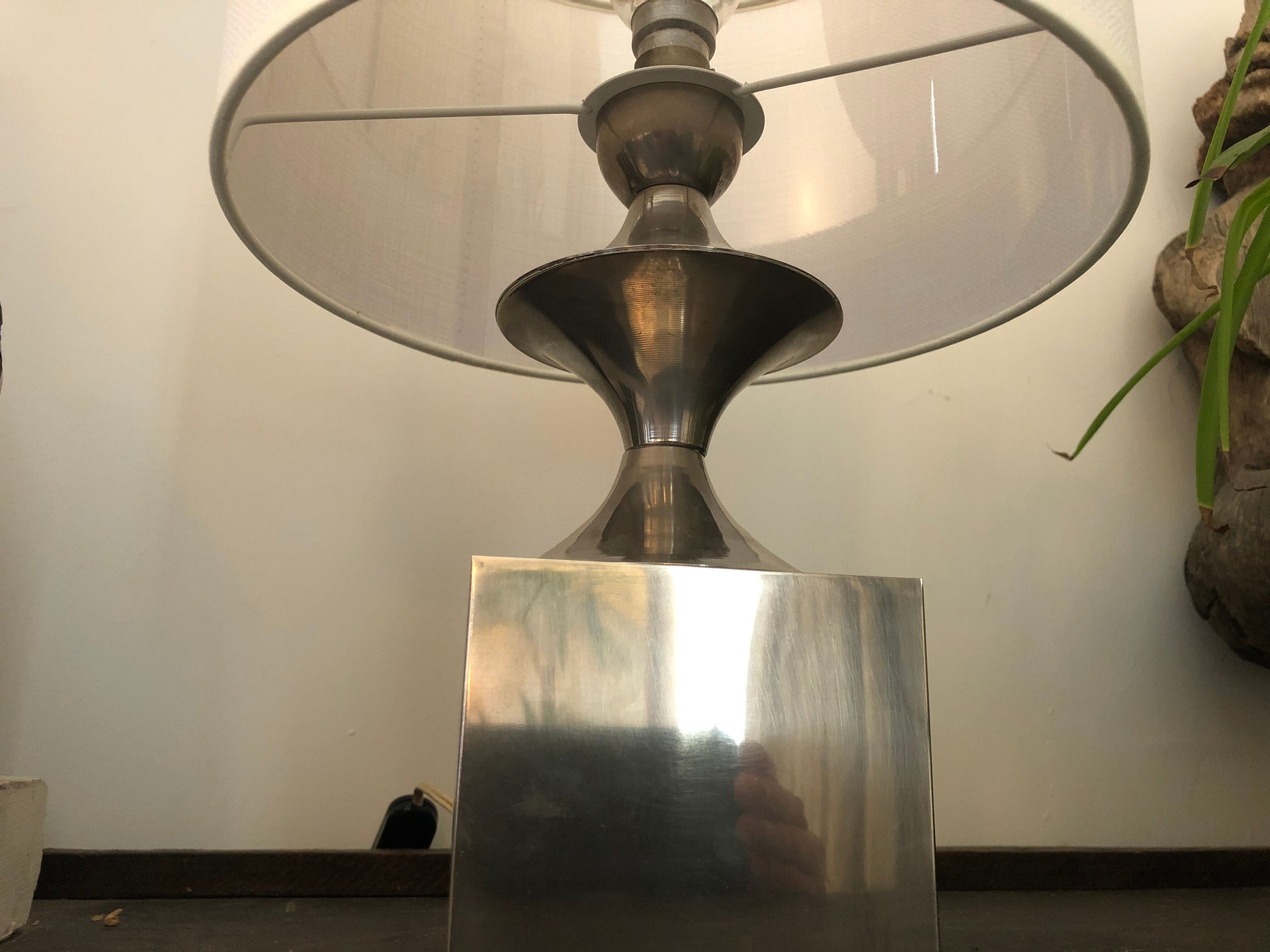 Table lamp