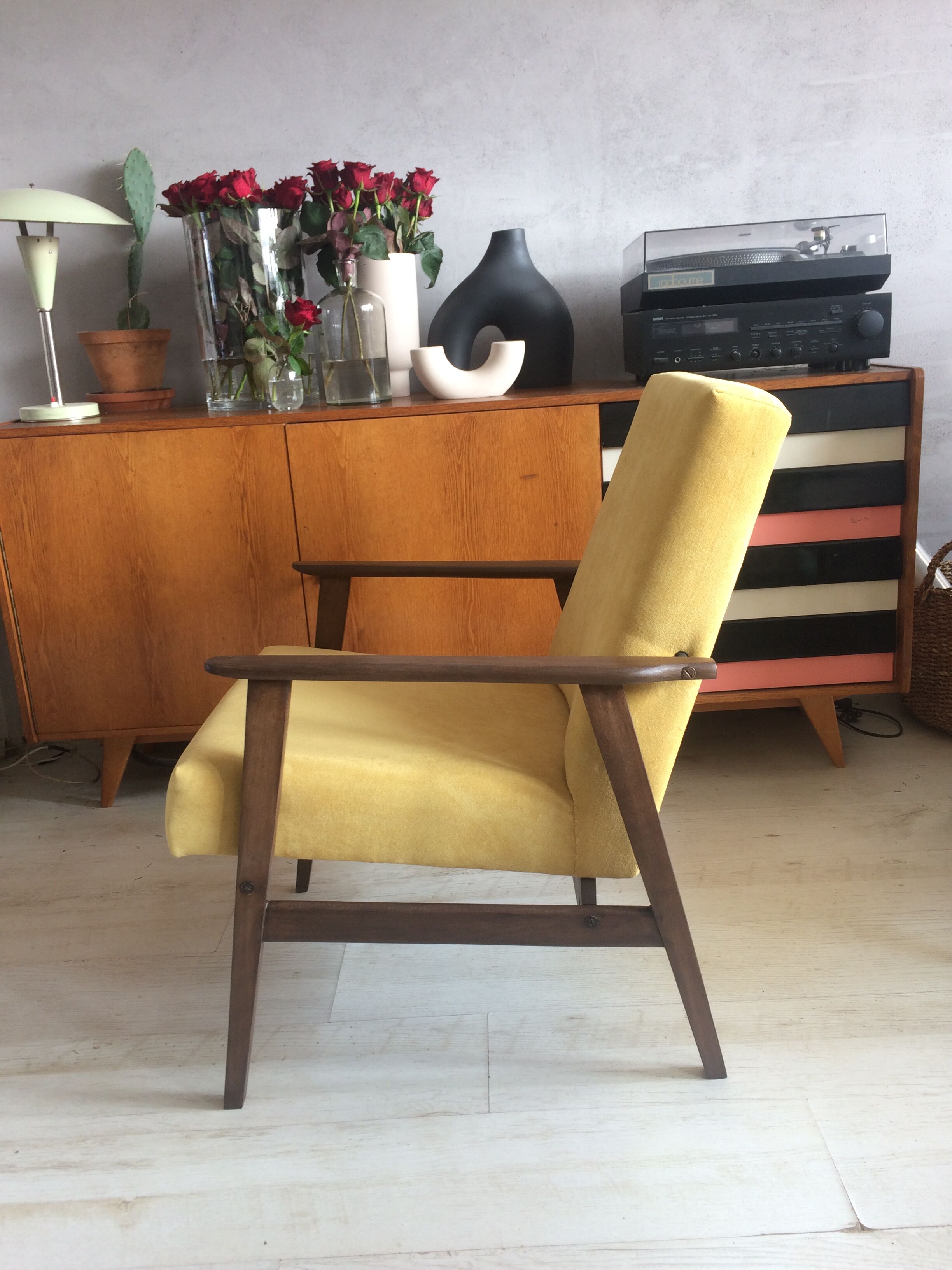 Yellow polish vintage chair 300-201