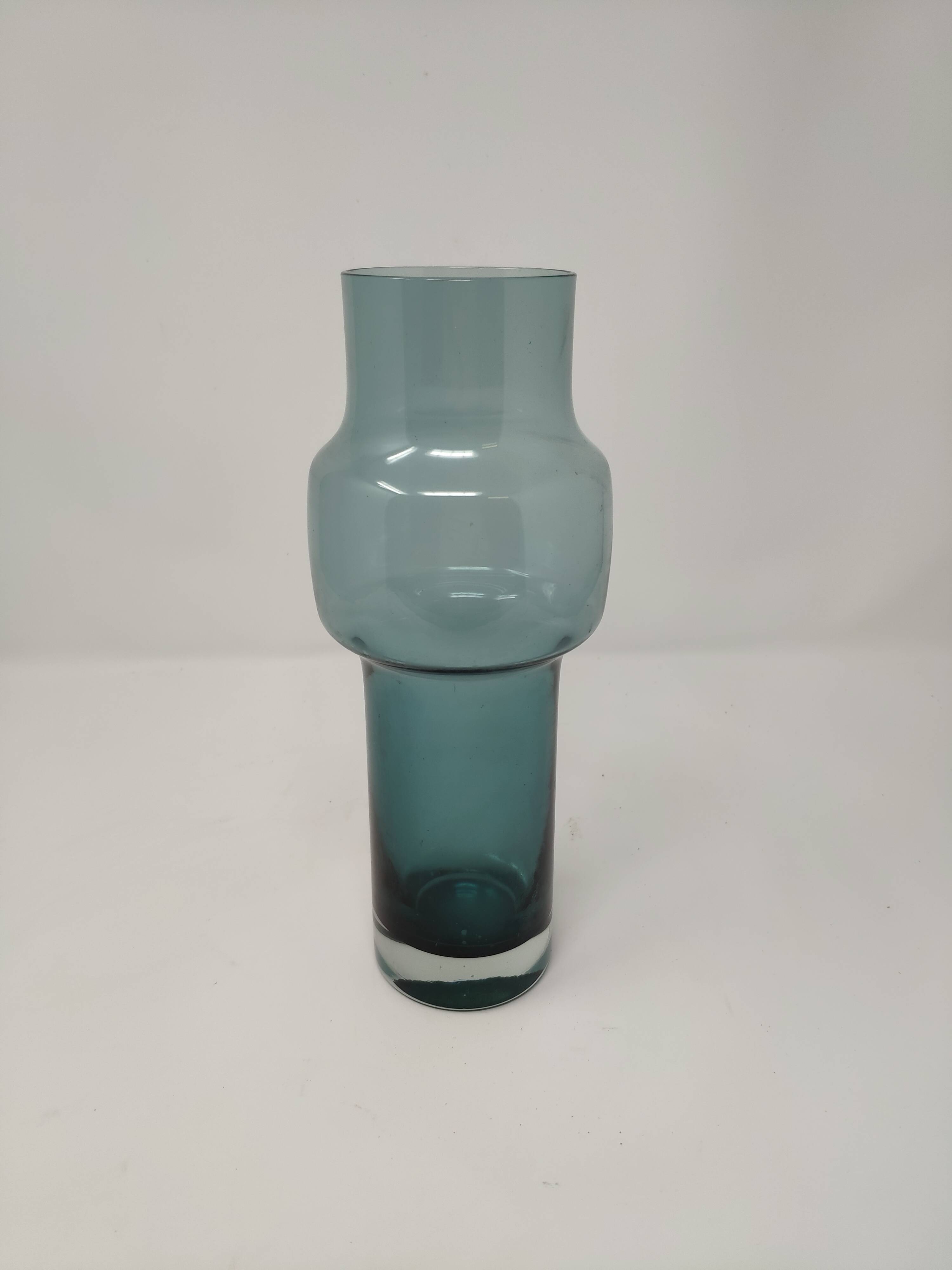 Vase vintage bleu en verre
