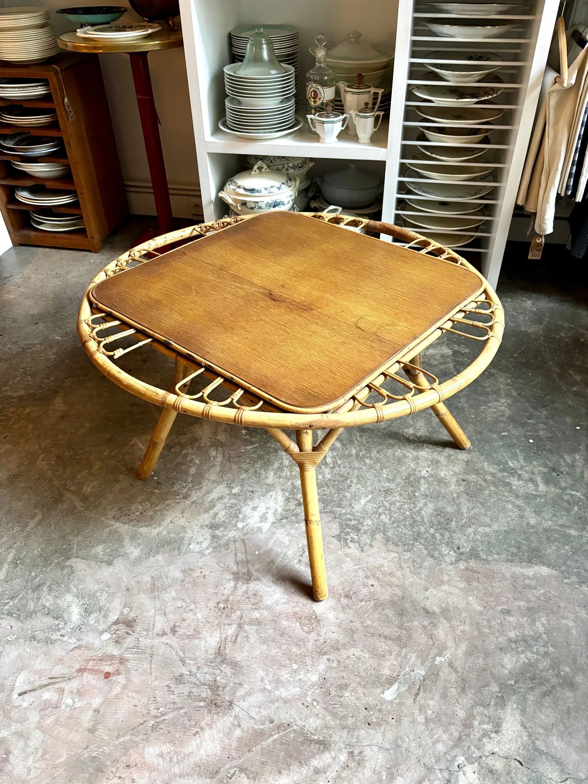 Wood and rattan coffee table, 1960s ⌀ 85 cm