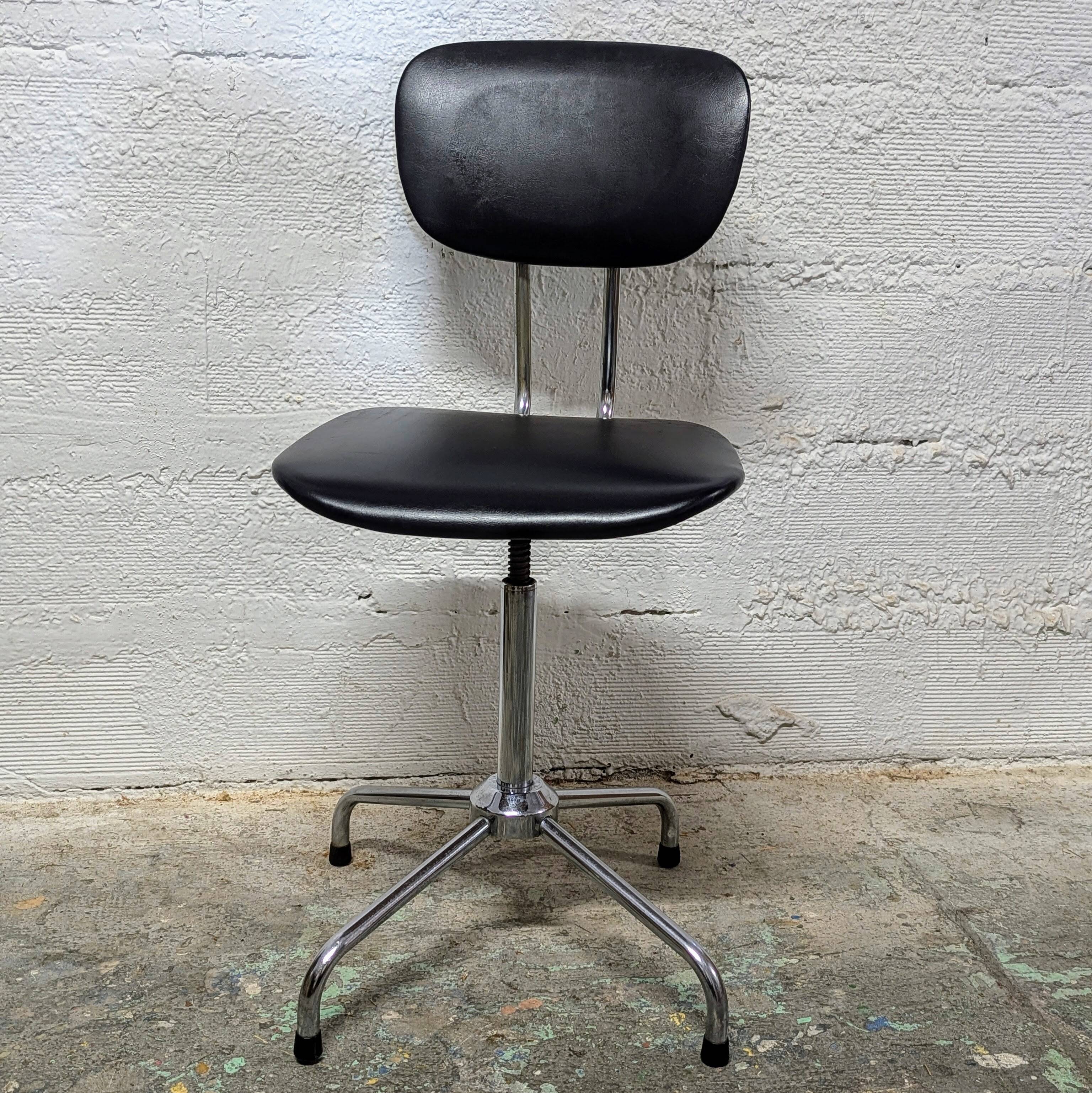 Vintage workshop chair with star base