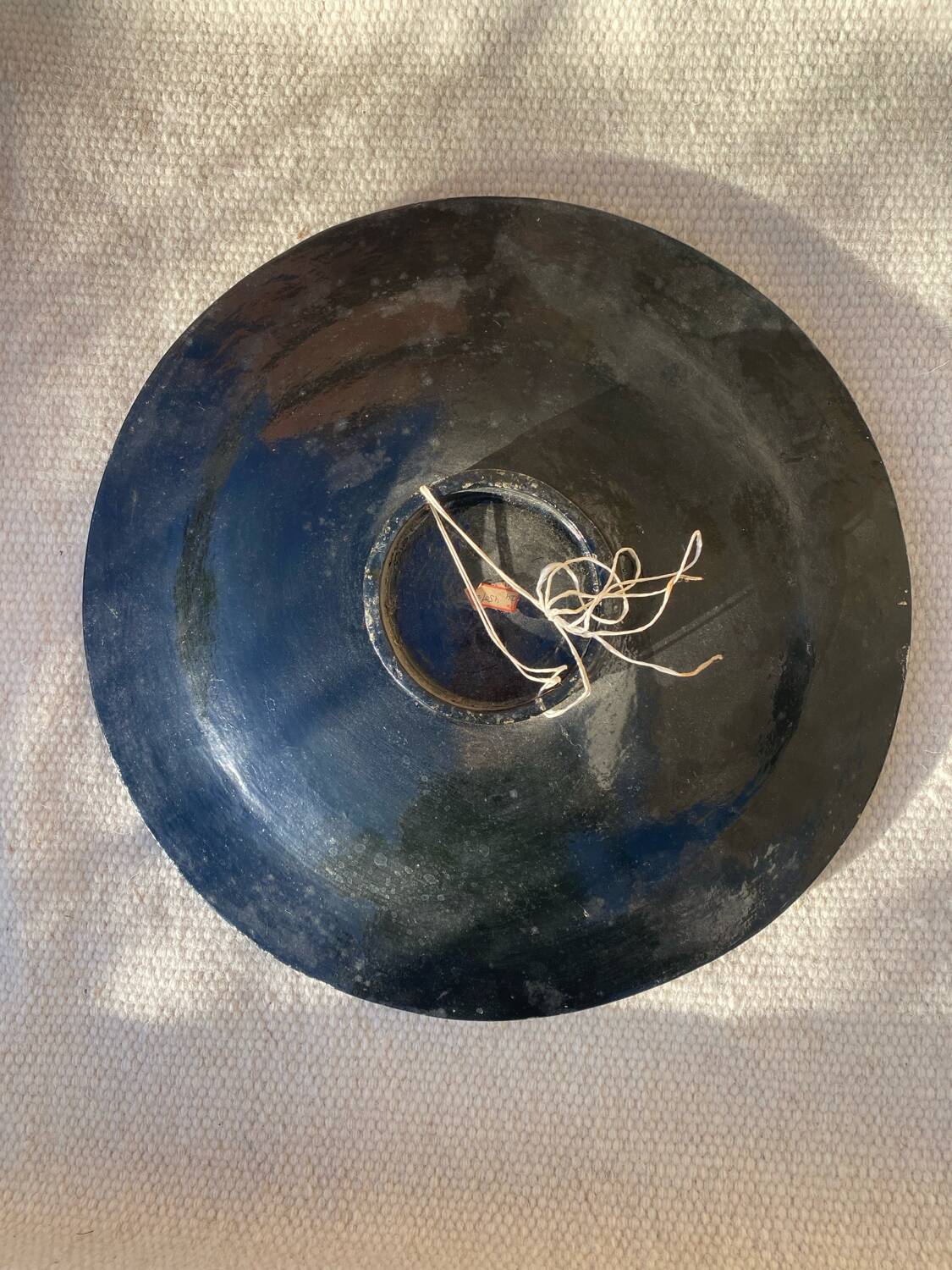 Large plate in papier-mâché with cashmere chinar leaves