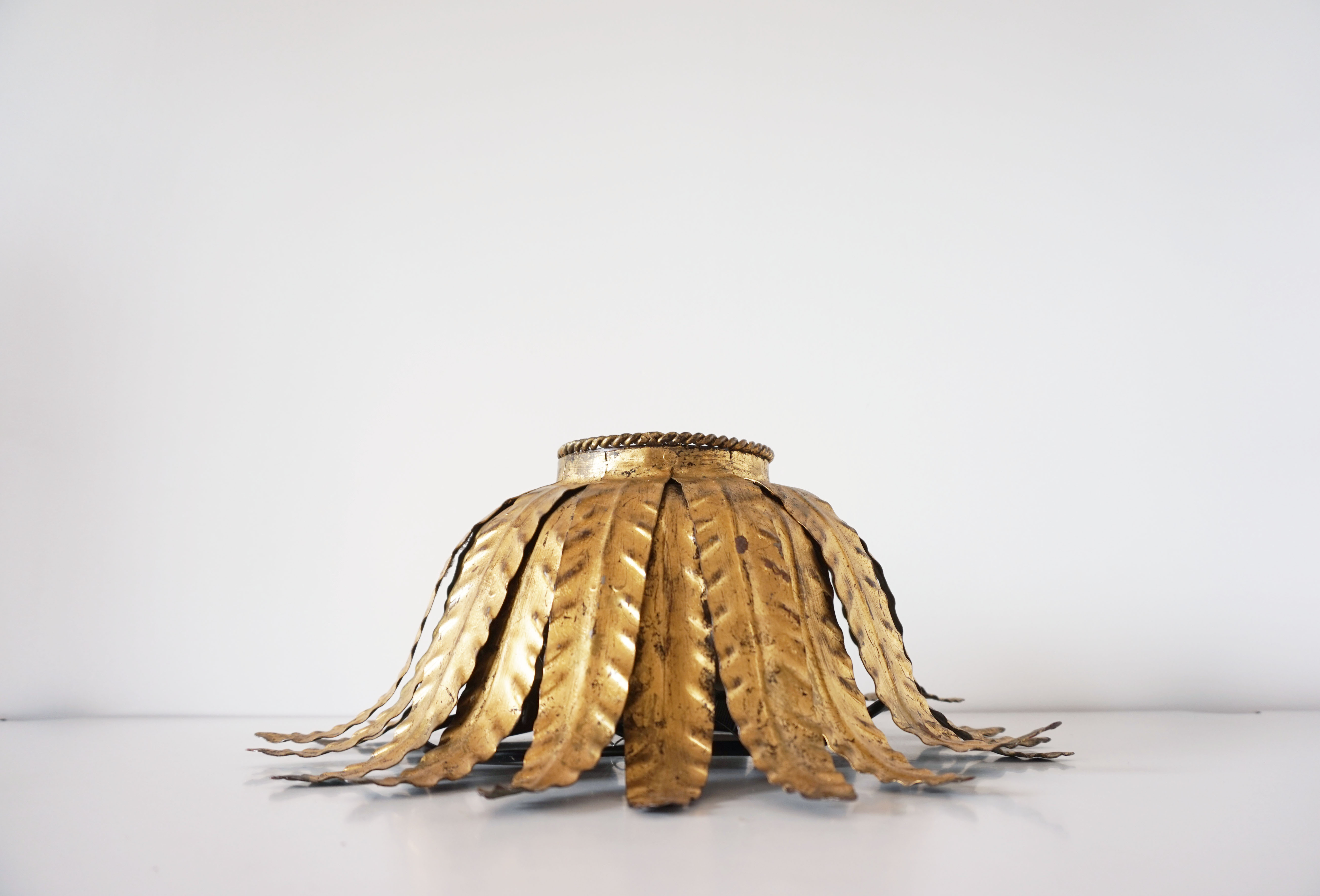 Wall lamp or ceiling lamp flower in gilded metal