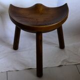 Brutalist olive tripod milking stool "le selou" aveyron