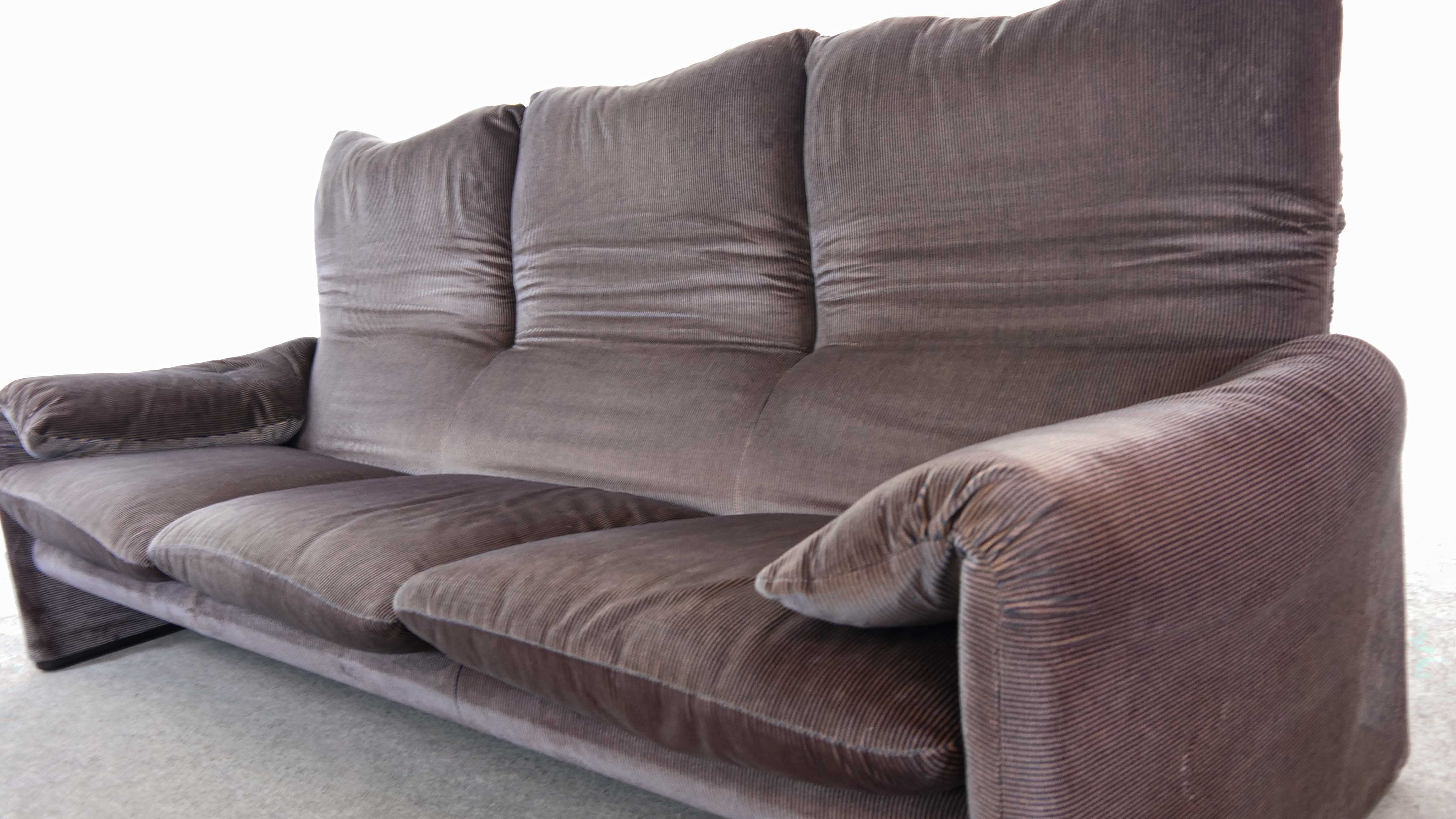 Maralunga 3-seat sofa by Vico Magistretti for Cassina, Italy