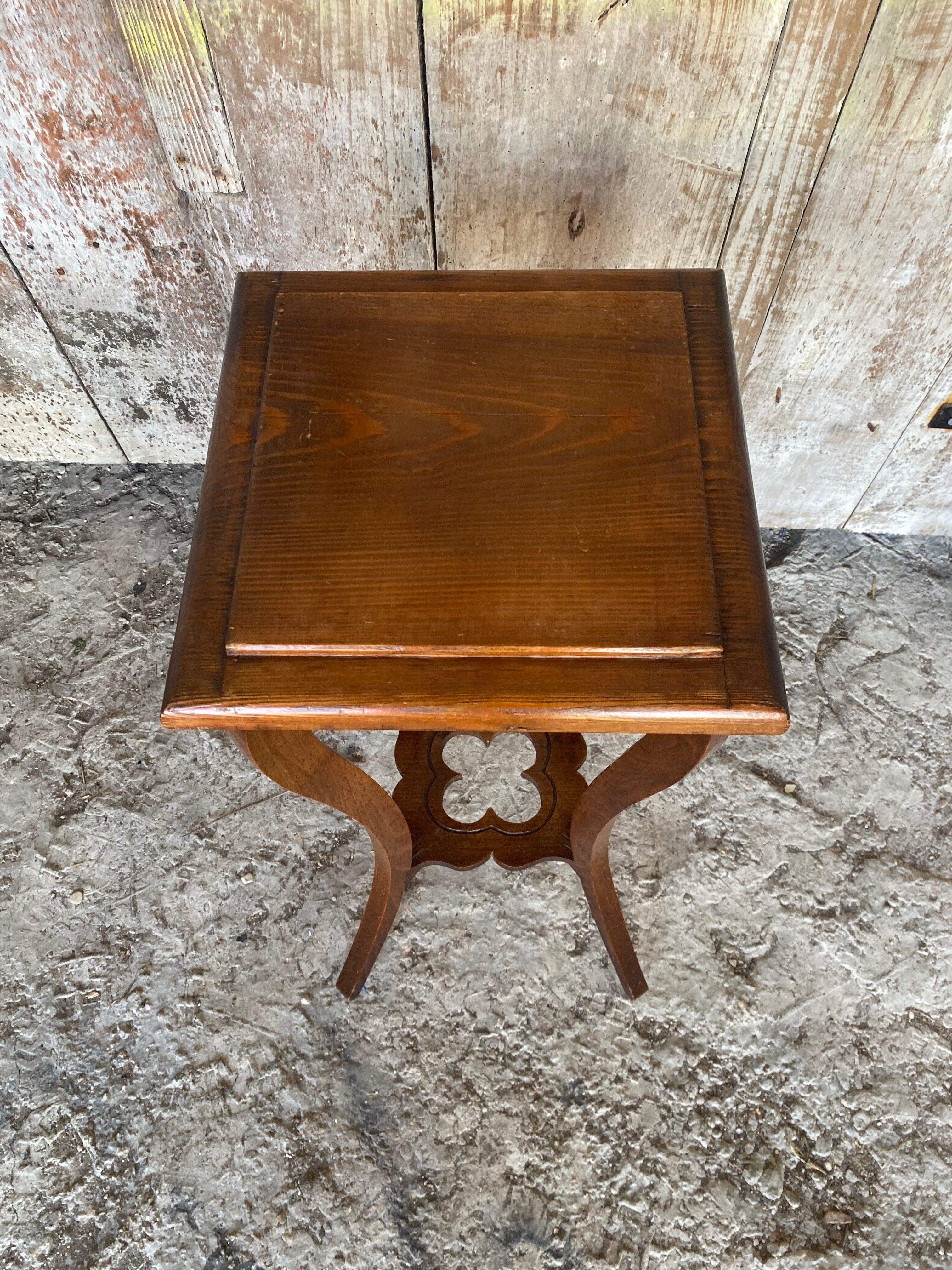 Vintage Carved Wood Side Table Plant Stand #D996