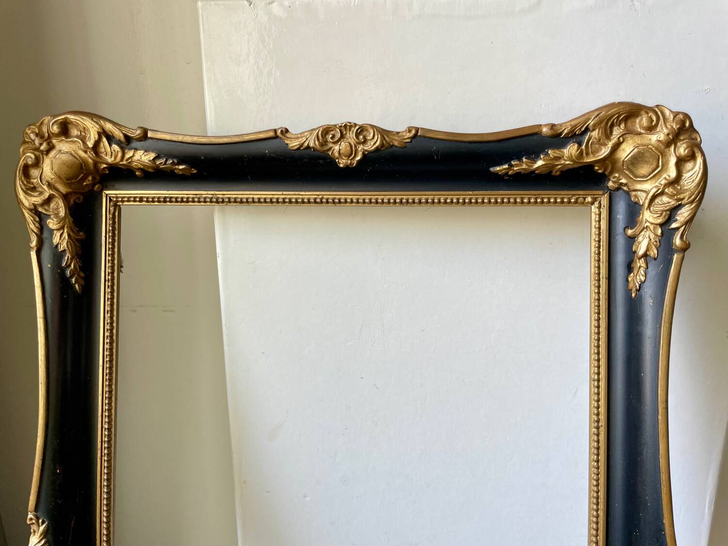 Antique frame Black & gilded borders on wood 51 x 35.5 cm