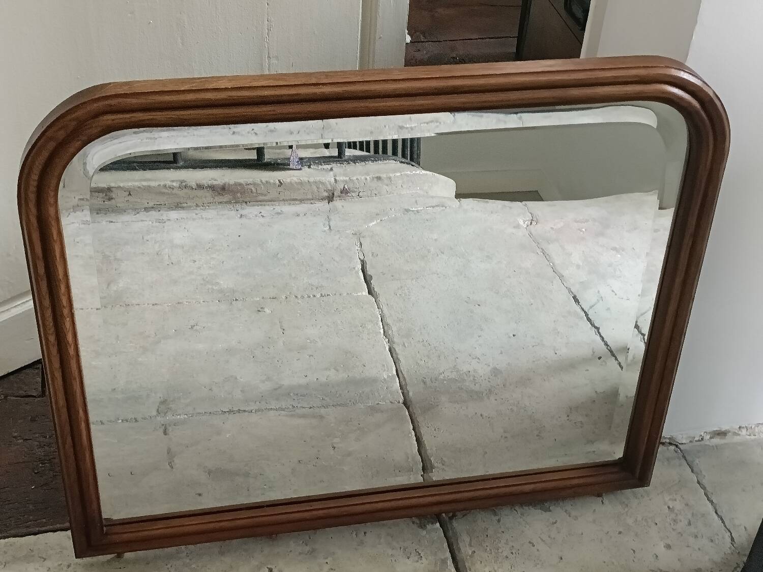 Beveled mirror in solid wood