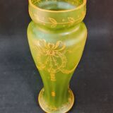 Vase en verre daté 1717