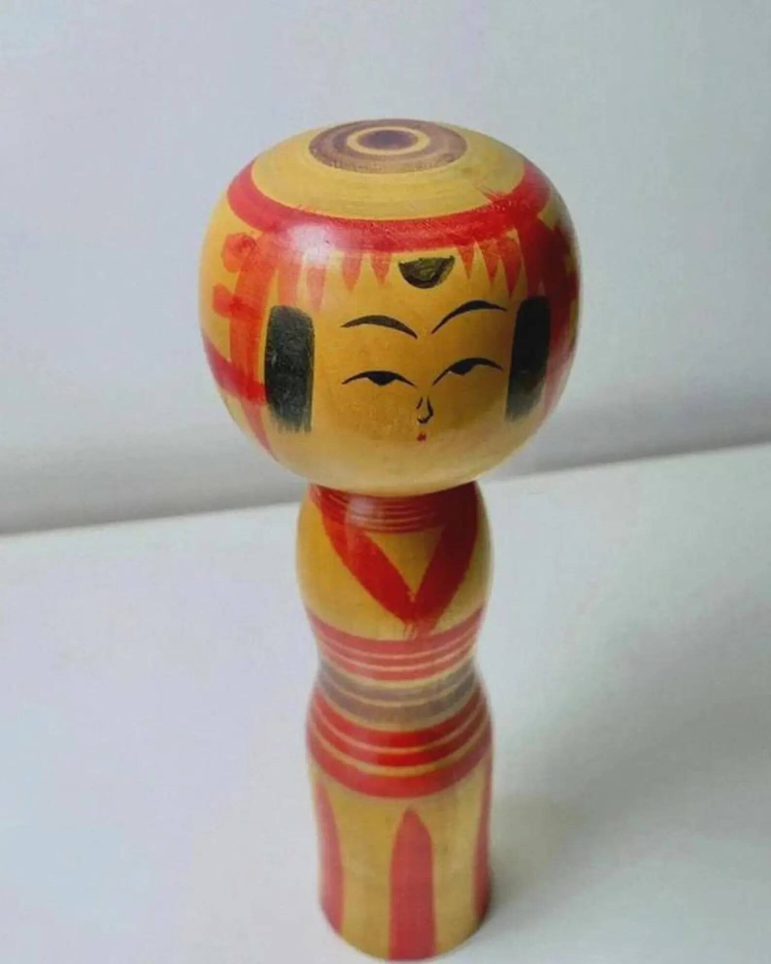 Vintage Japanese Kokeshi doll Naruko signed - Antique turned wood figurine craftsmanship Japan - Collectible item from the Showa period (1926–1989)