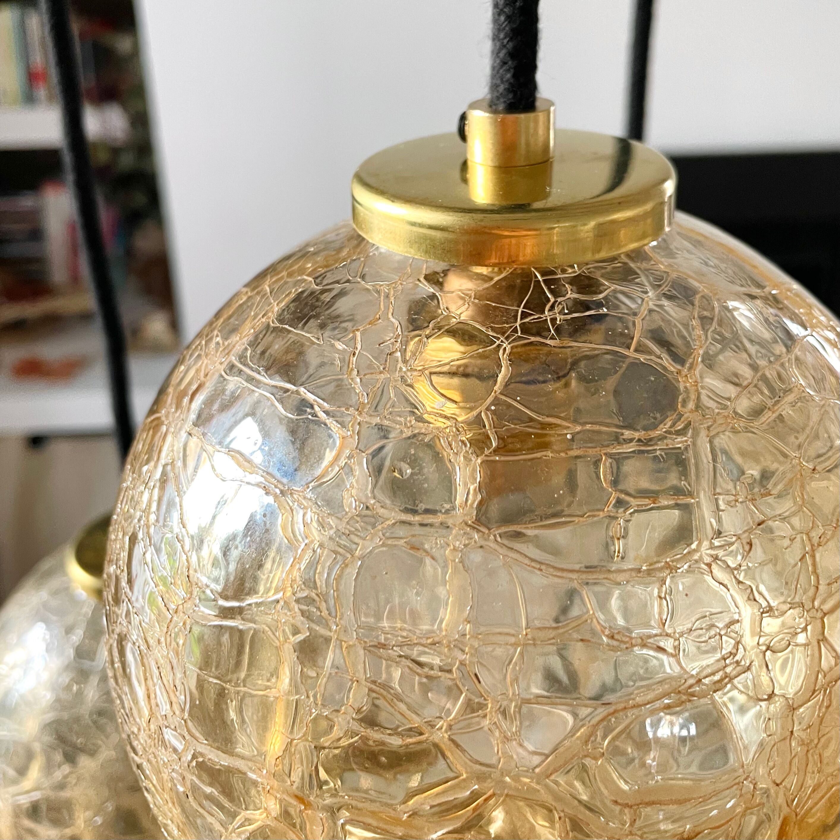 Suspension 3 vintage globes