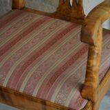 Une paire de fauteuils de style Chippendale anglais en bouleau, XXe siècle, Angleterre