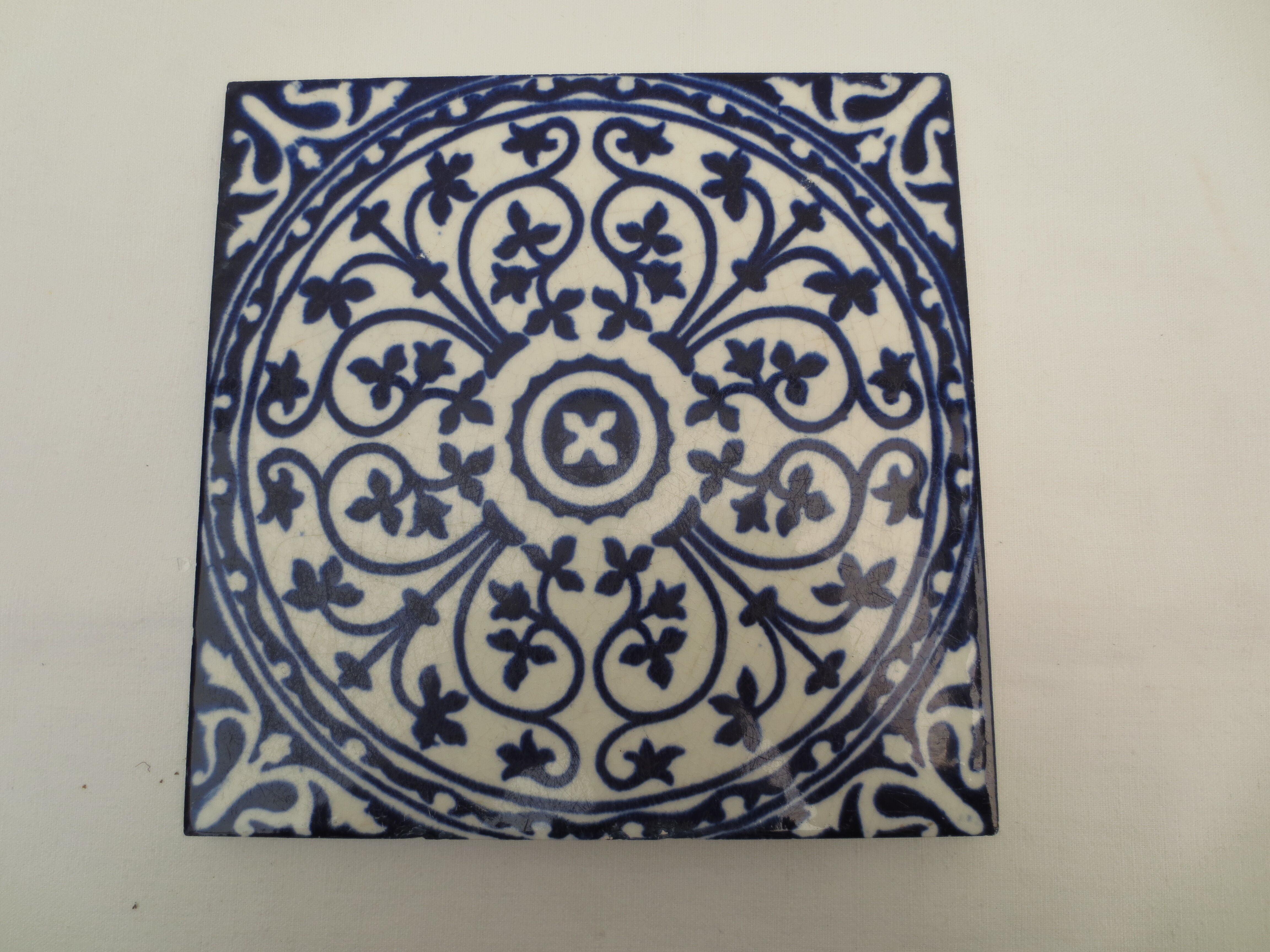 Dessous de plat carreau de faience de Gien couleur bleu