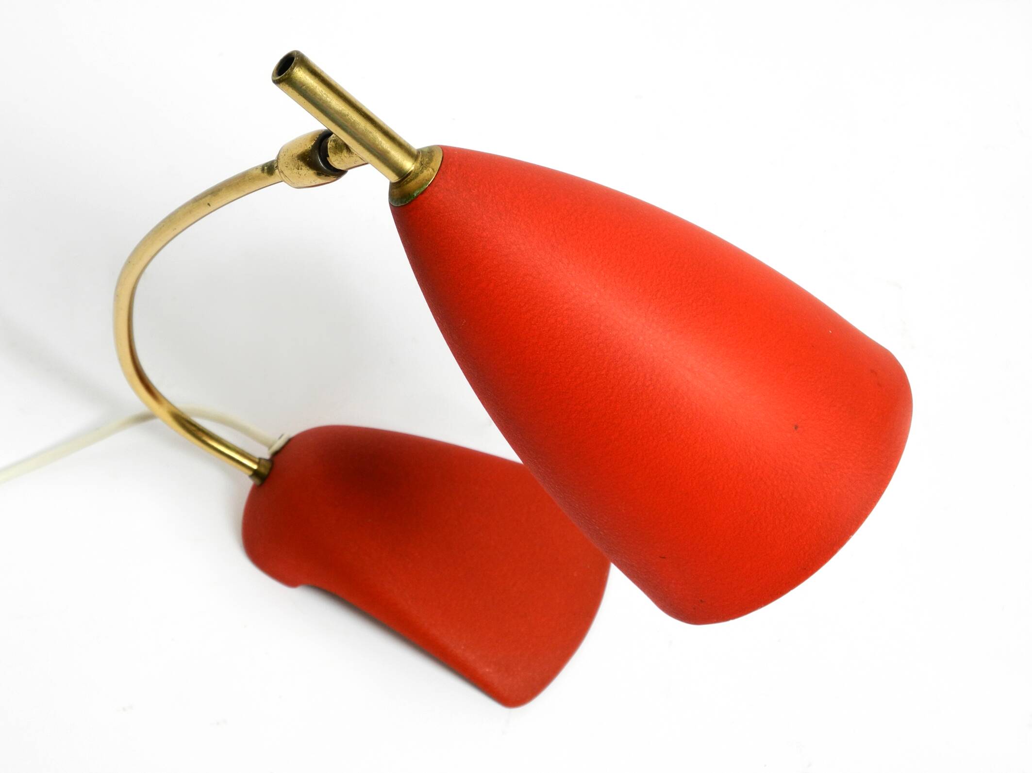 Rare Cosack Mid Century table lamp with red fine wrinkle finish and brass n