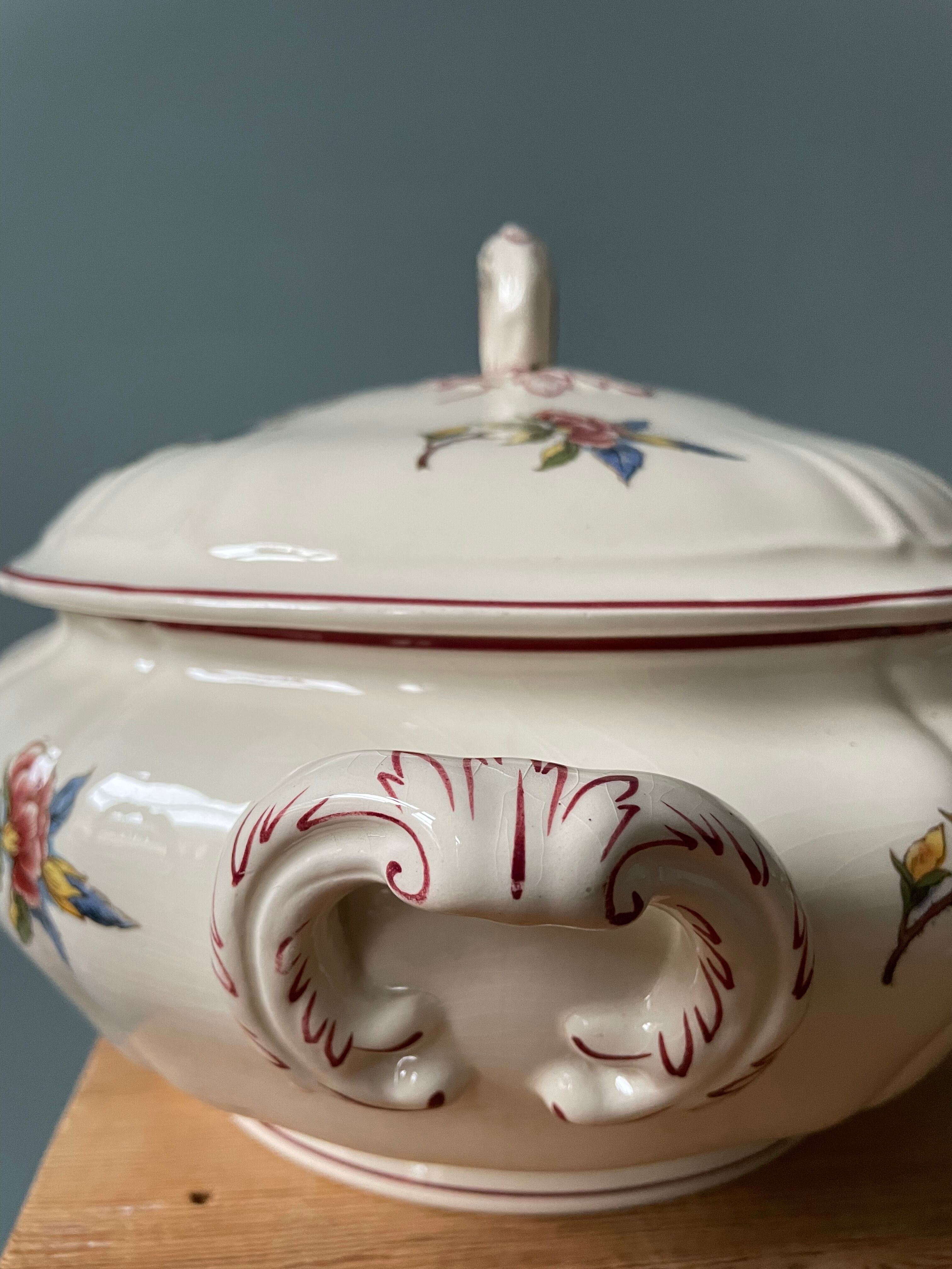 Old soup pot Villeroy and Boch Mettlach, Phoenix model