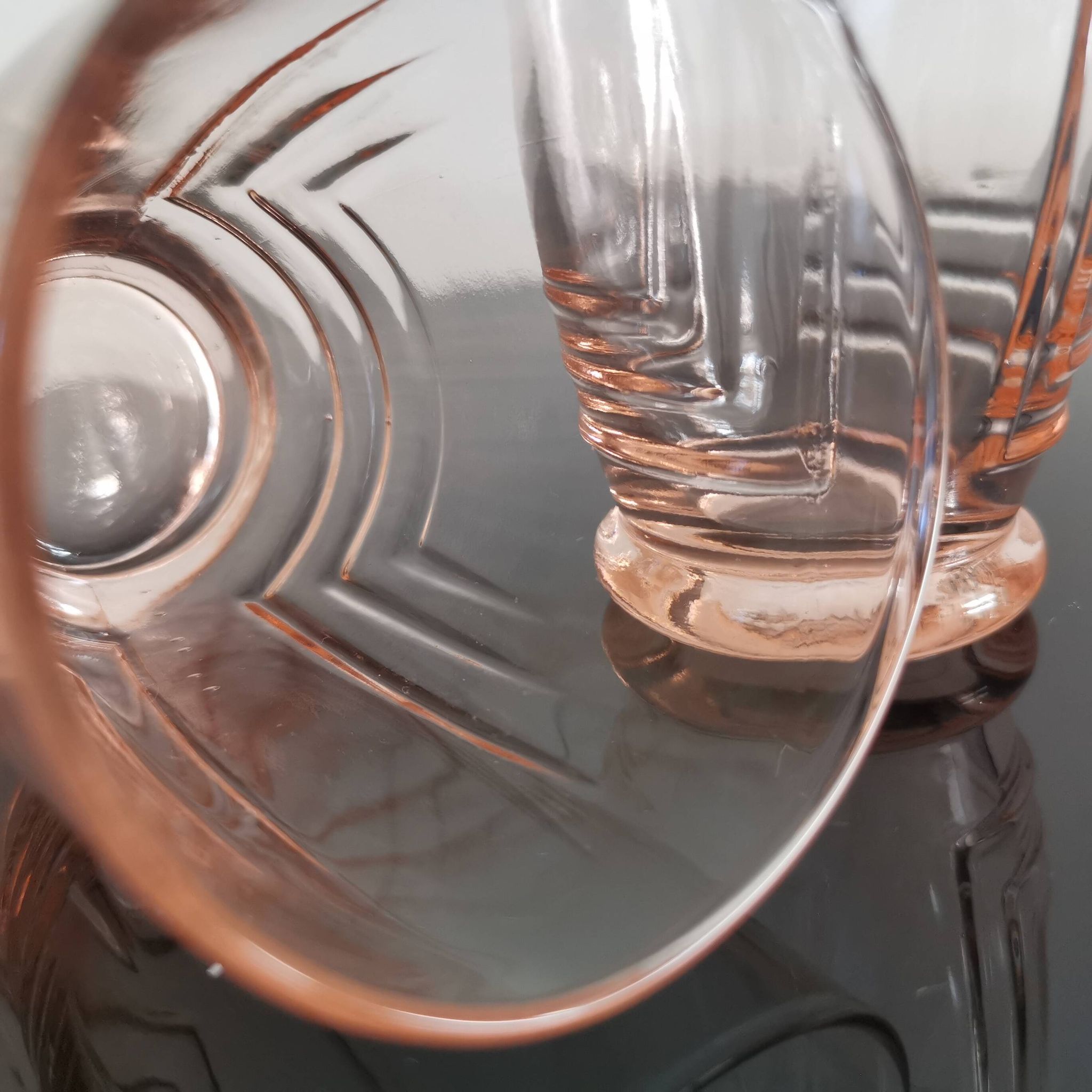 Set of 3 pink smoked glasses in chiseled glass from the 1950s