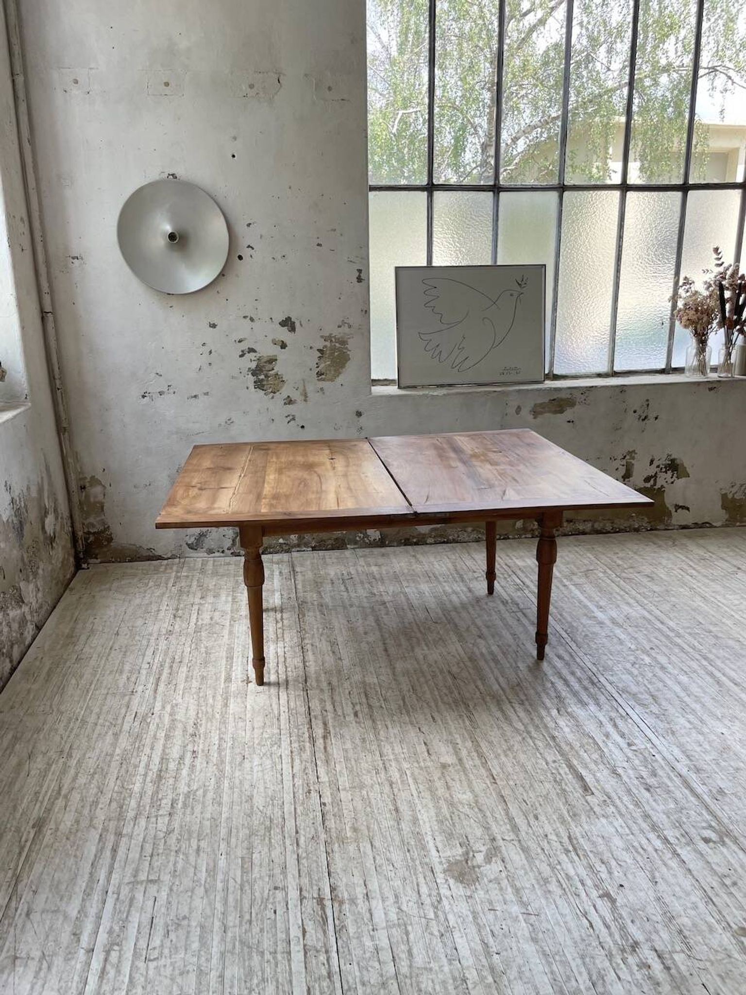 Table de ferme noyer plateau pivotable à allonges