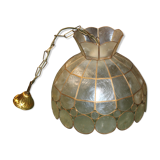 Mother-of-pearl suspension