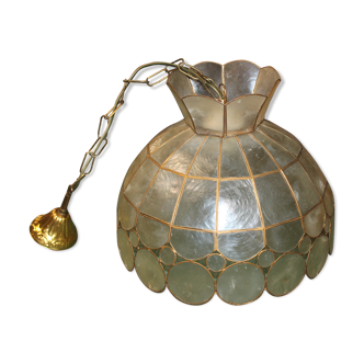 Mother-of-pearl suspension