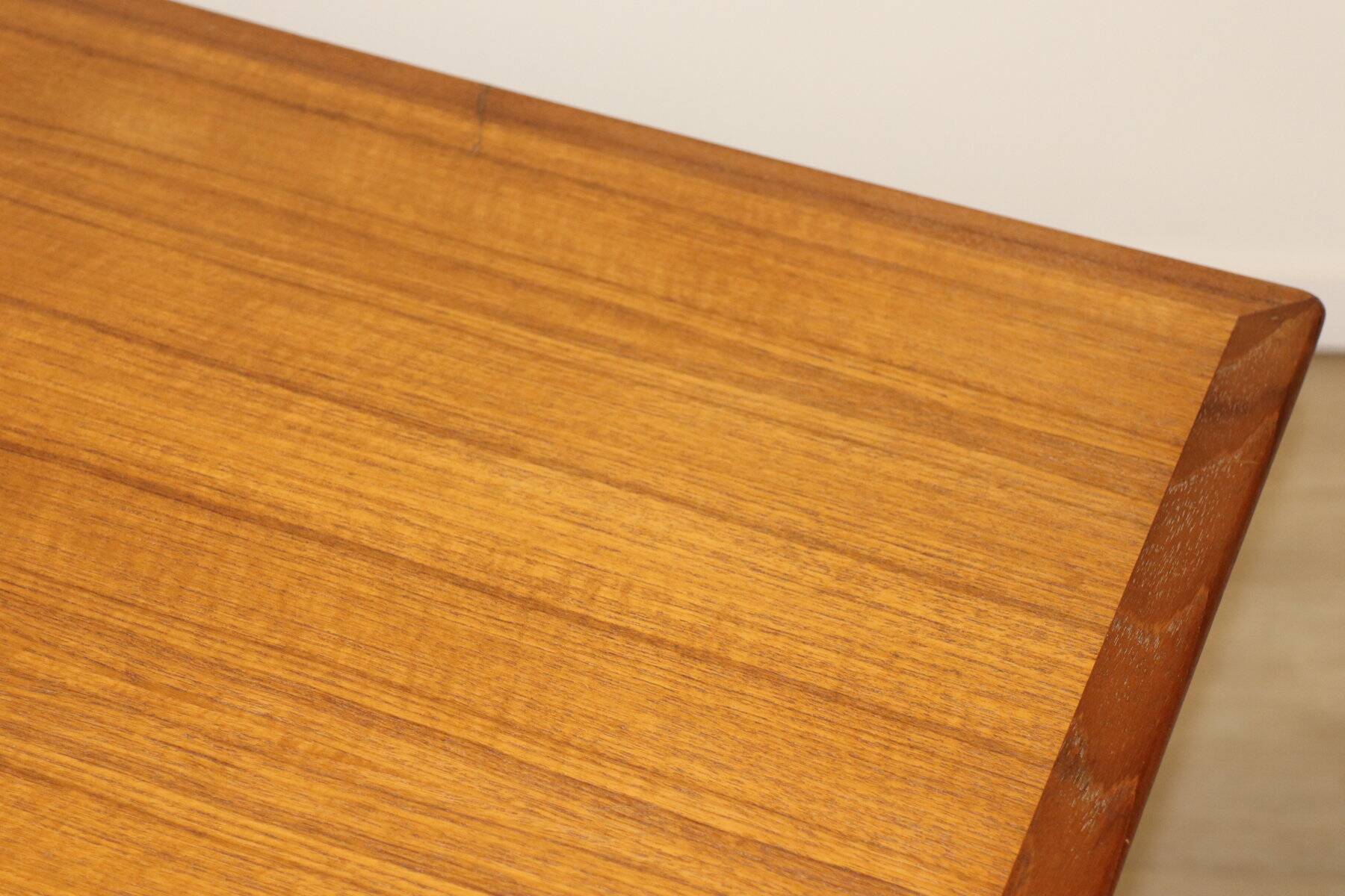 Danish Scandinavian extendable dining table in teak, 1960.