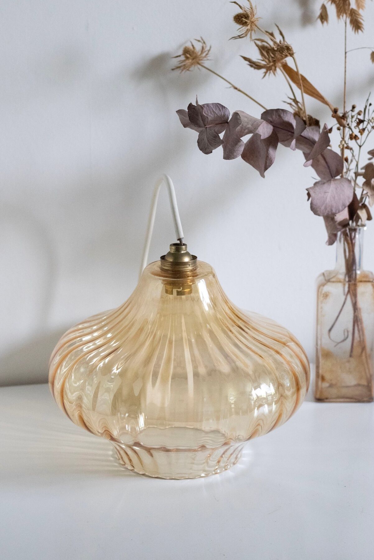 Vintage suspension in smoked glass