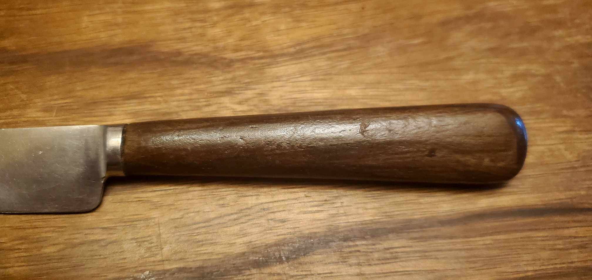 Set of 6 wooden handle knives