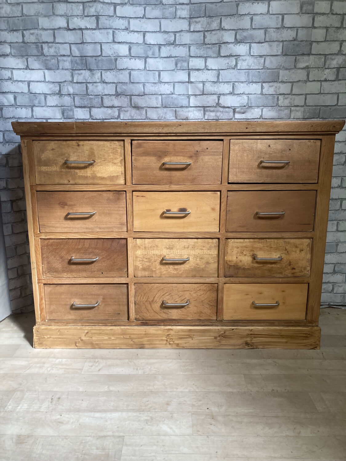 Hardware trade furniture