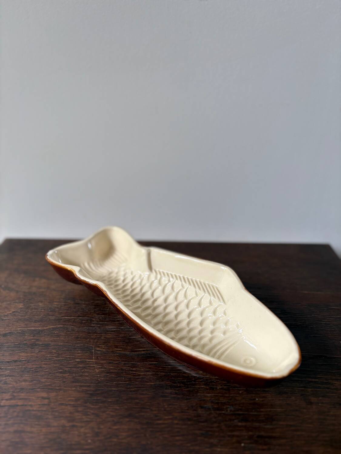 Vintage ceramic fish shaped cake plate