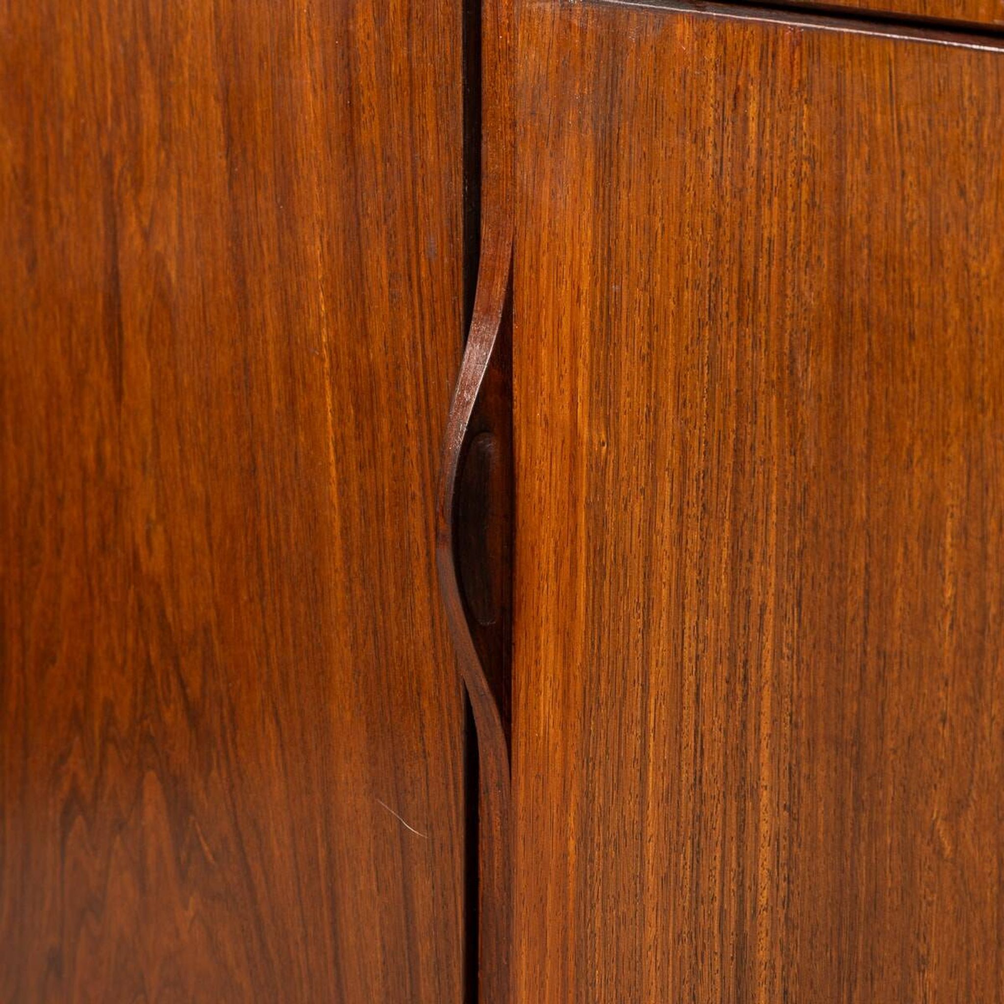 20thC ENGLISH ROSEWOOD SIDEBOARD BY GORDON RUSSELL c.1967