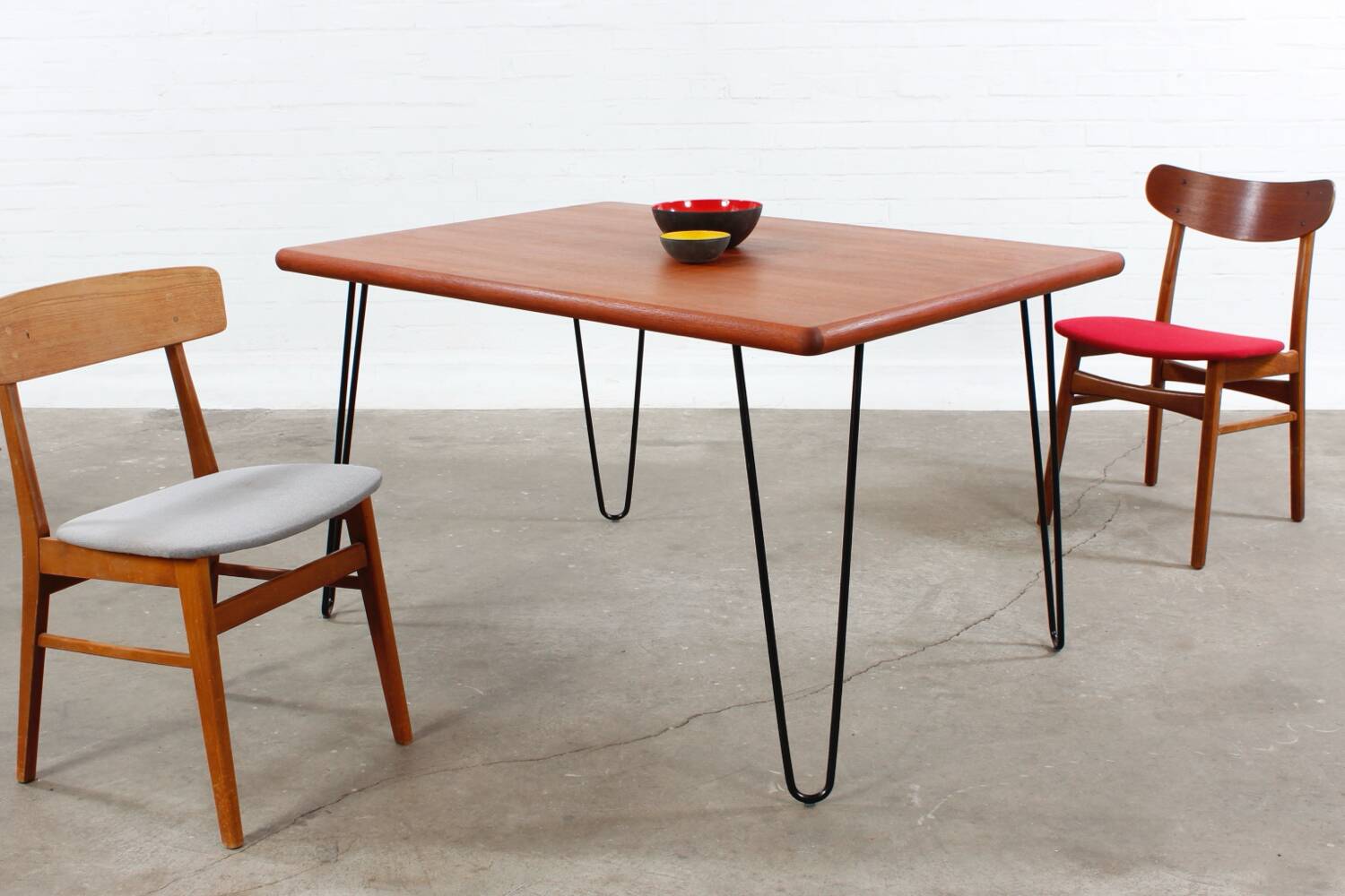 Table de salle à manger en teck vintage Mid Century Design 60's 70's hairpins