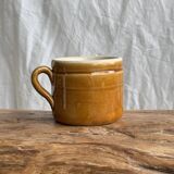 Stoneware mug with handle