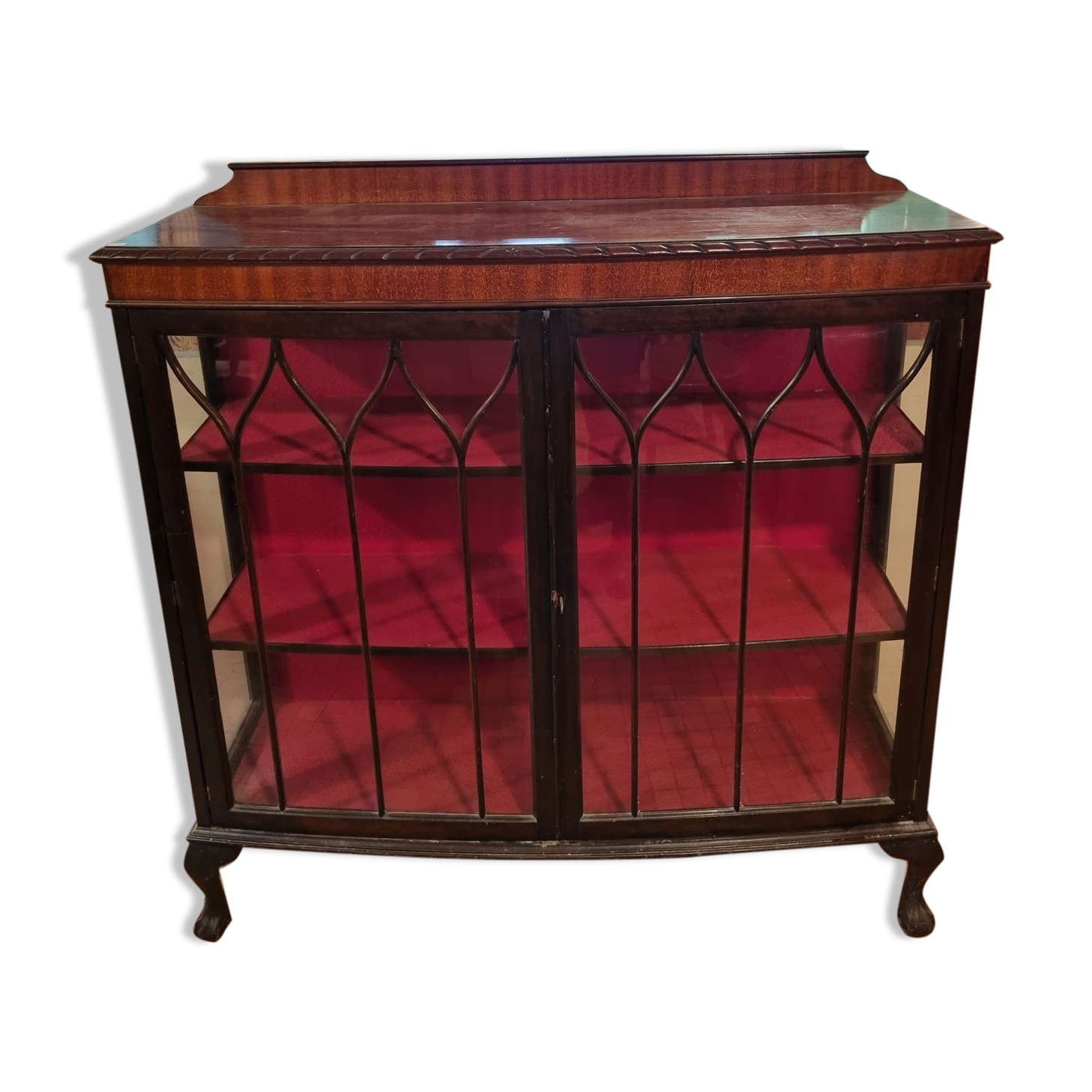 English mahogany showcase