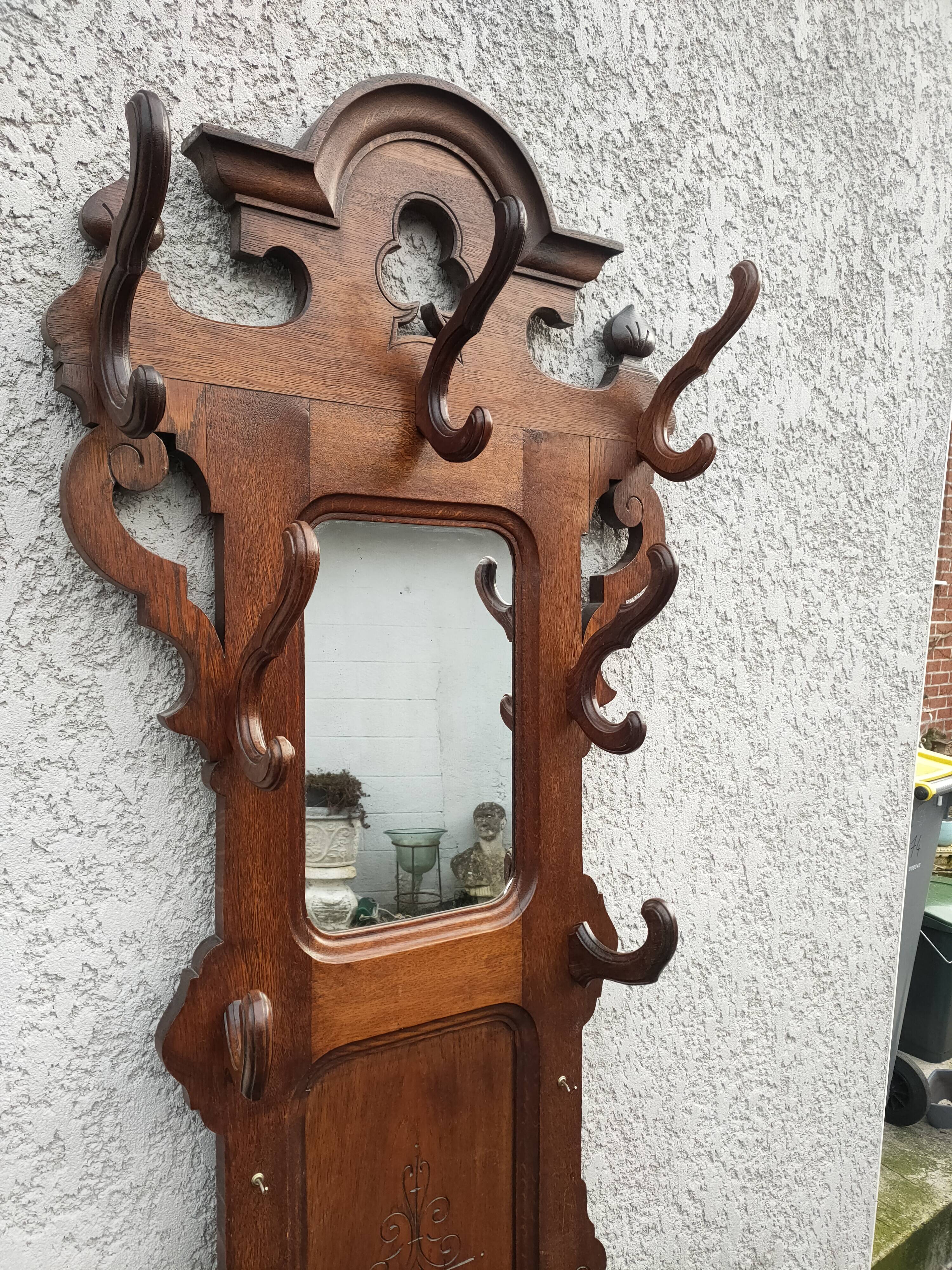 free-standing locker room in solid oak 1900