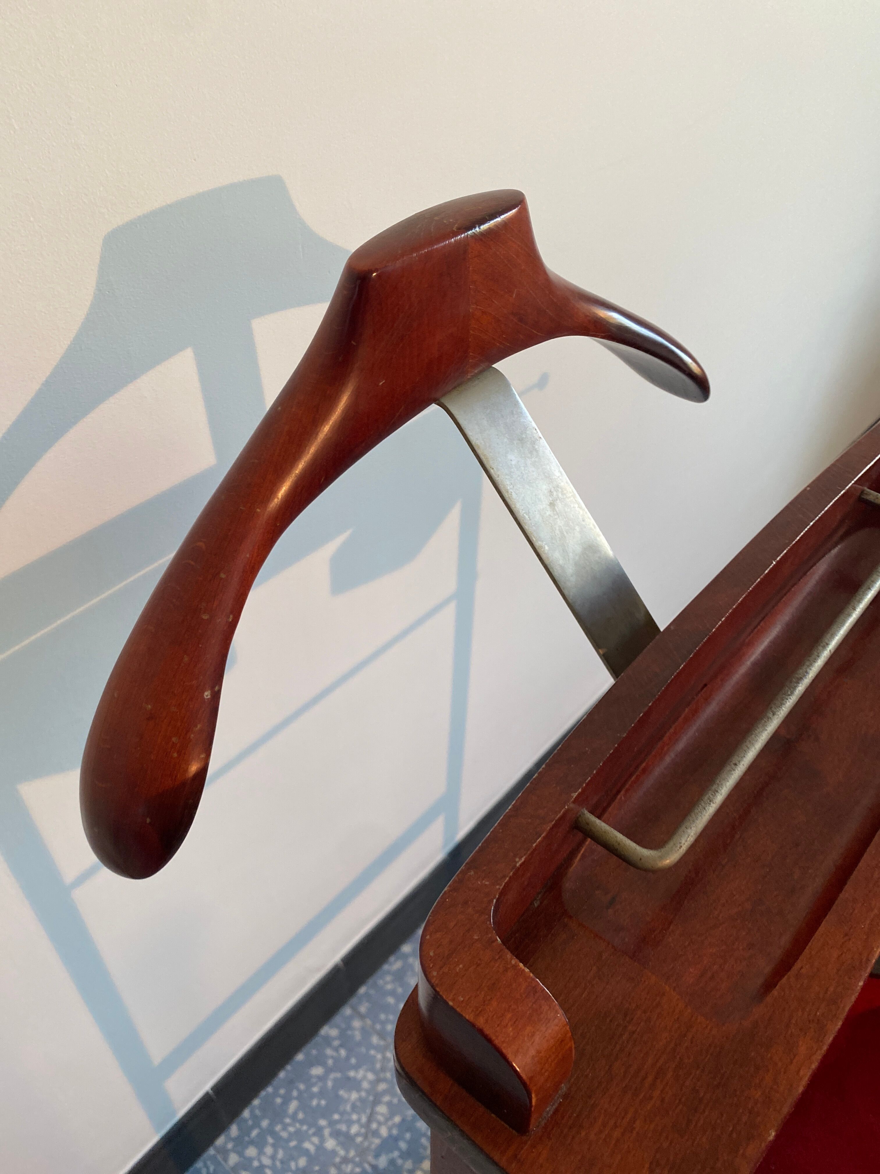 Night valet Reguitti